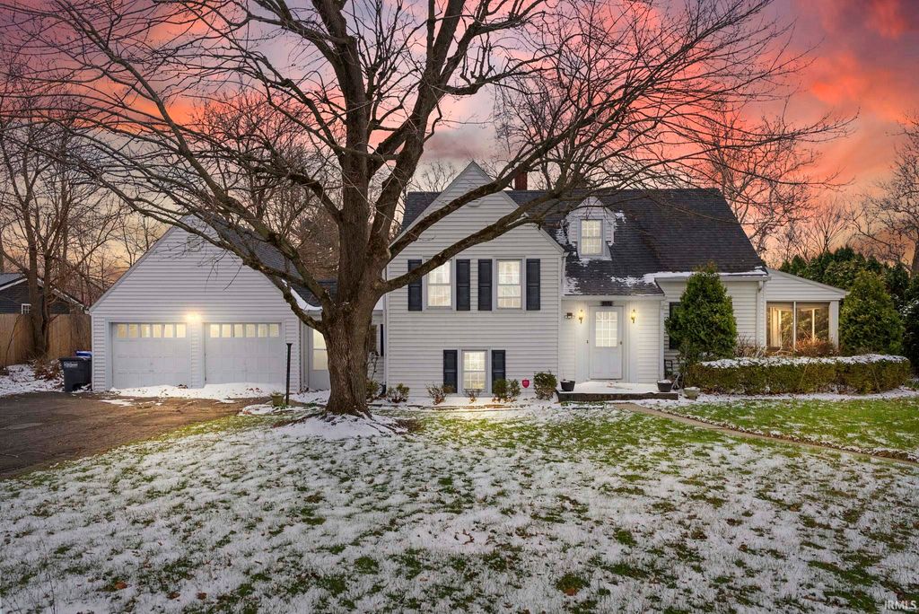 Photo of 207 E Boulevard Blvd, Kokomo, IN 46902 (MLS # 202608930)