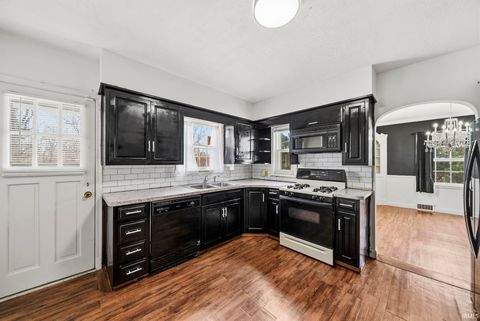 Tiny photo for 207 E Boulevard Blvd, Kokomo, IN 46902 (MLS # 202608930)