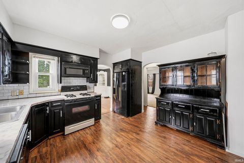 Tiny photo for 207 E Boulevard Blvd, Kokomo, IN 46902 (MLS # 202608930)