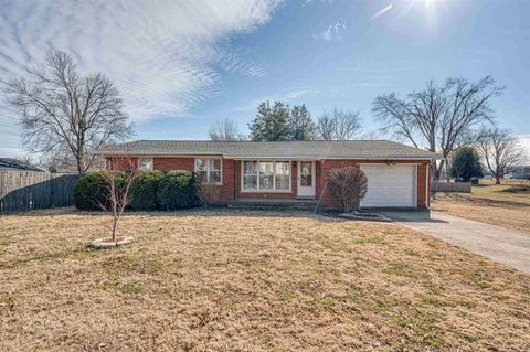 Photo of 312 W SHERMAN Street, Mount Vernon, IN 47620 (MLS # 202604509)