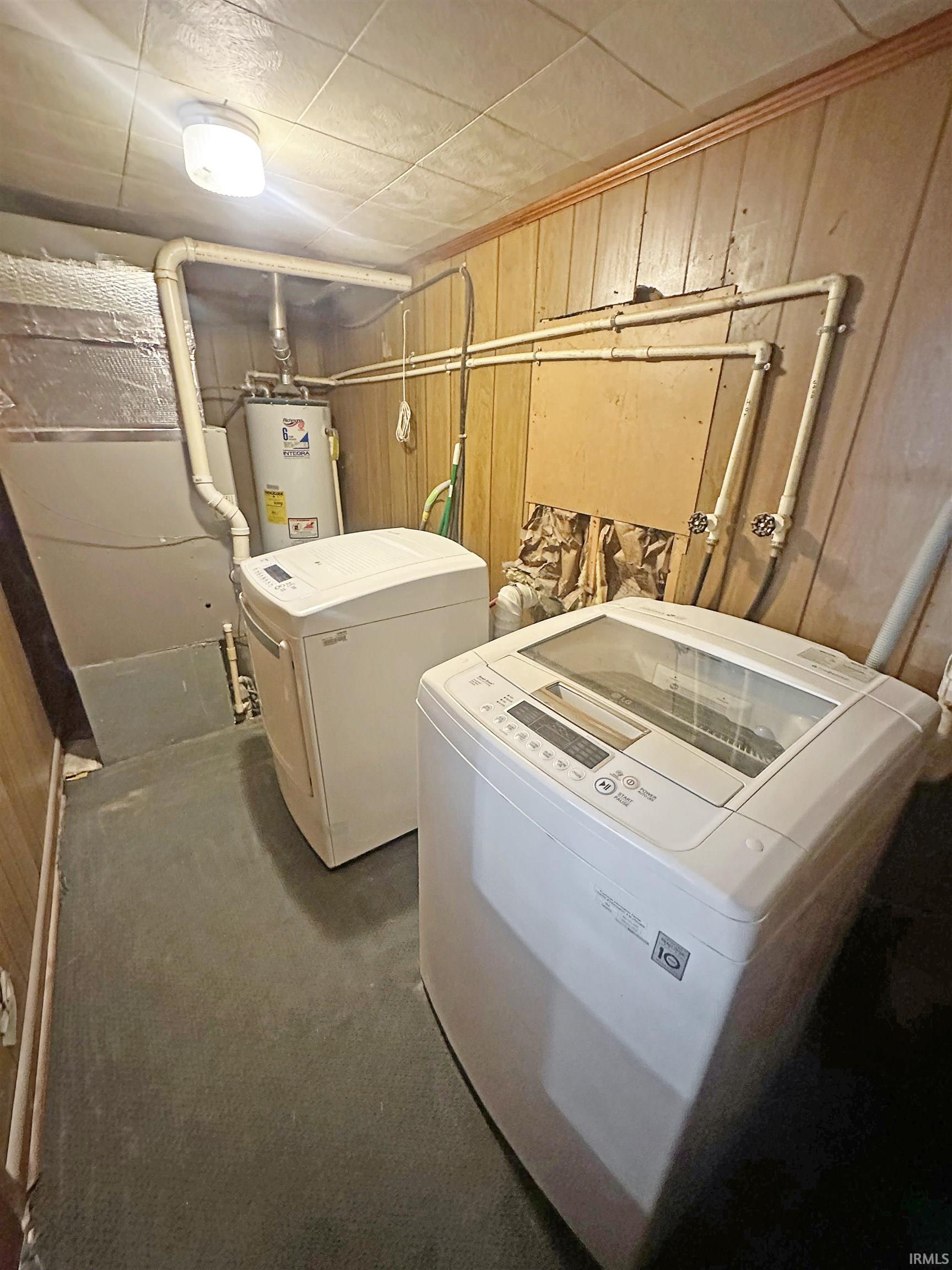 Elwood, Indiana 46036, United States, 2 Bedrooms Bedrooms, ,1 BathroomBathrooms,Residential,Pending,135618