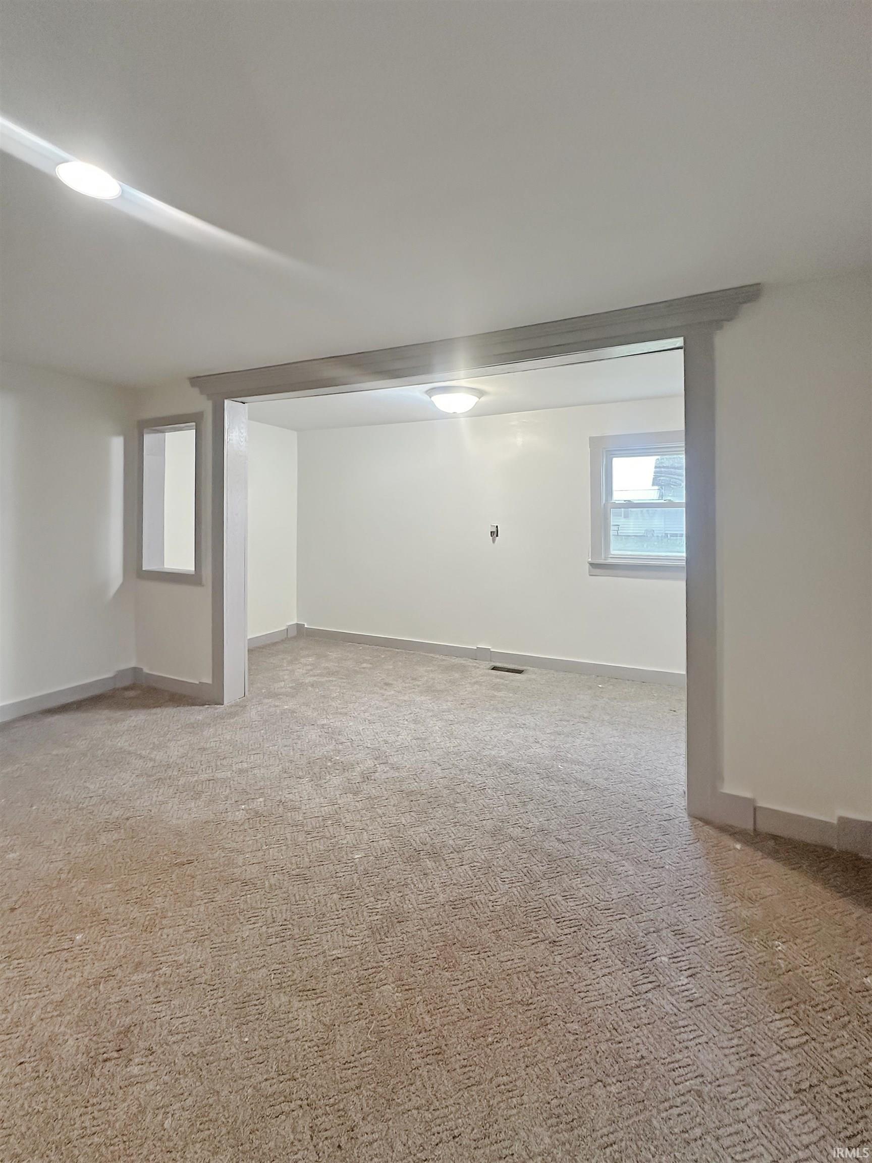 Elwood, Indiana 46036, United States, 2 Bedrooms Bedrooms, ,1 BathroomBathrooms,Residential,Pending,135618