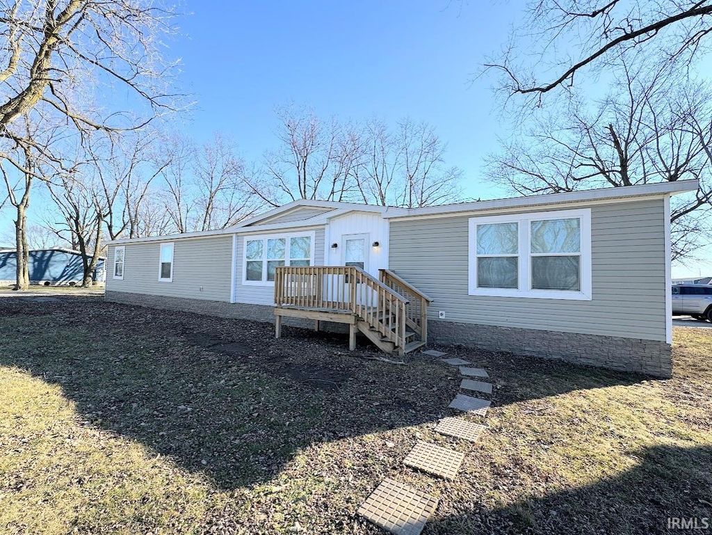 Photo for 2051 Blue Oak Drive, Kokomo, IN 46901 (MLS # 202403788)