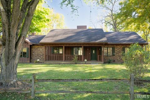 Photo of 825 W 400 N, Angola, IN 46703 (MLS # 202540837)