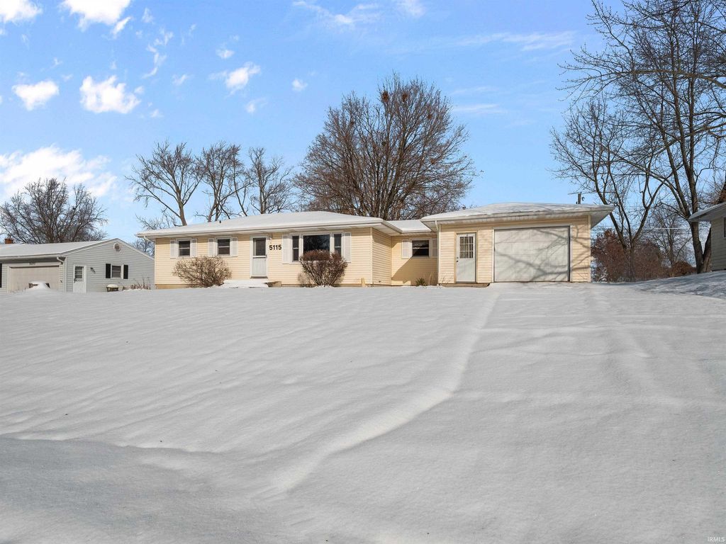 Photo of 5115 Sunnybrook Drive, Fort Wayne, IN 46835 (MLS # 202547998)