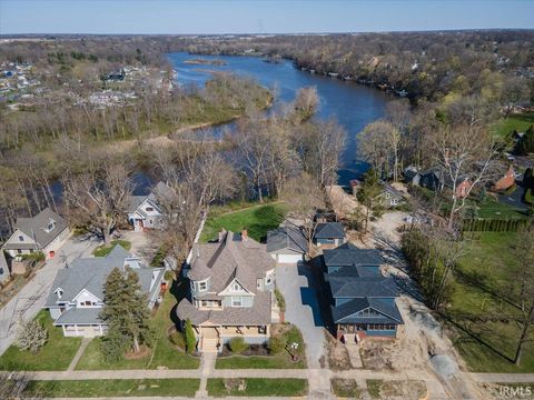 Tiny photo for 305 S Bluff Street, Monticello, IN 47960 (MLS # 202612108)