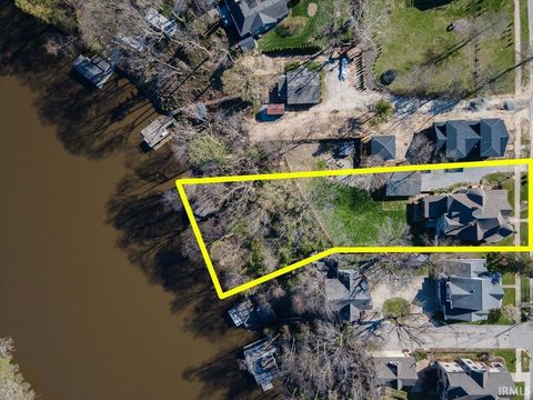 Tiny photo for 305 S Bluff Street, Monticello, IN 47960 (MLS # 202612108)