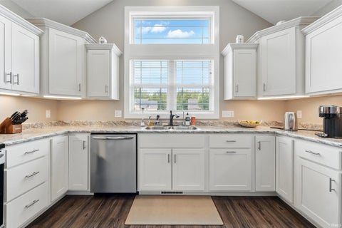 Tiny photo for 17009 Hamptons Parkway, New Haven, IN 46774 (MLS # 202612868)