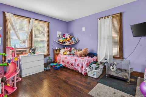 Tiny photo for 1041 E Blackford Avenue, Evansville, IN 47714 (MLS # 202638870)