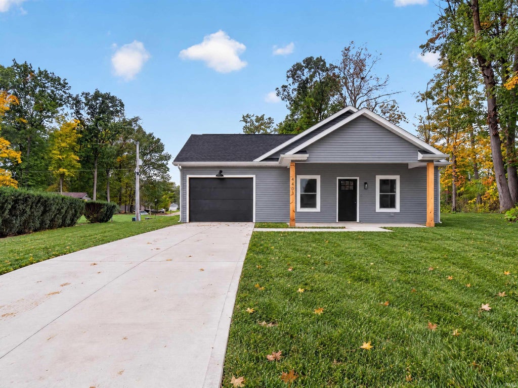 Photo of 4403 Eagledale Court, Fort Wayne, IN 46816 (MLS # 202643144)