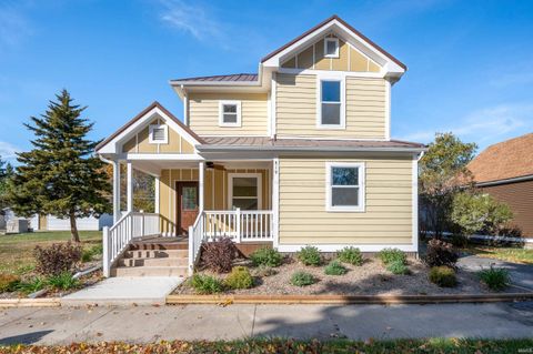 Photo of 819 N Walnut Street, Hartford City, IN 47348 (MLS # 202544094) Photo of 819 N Walnut Street, Hartford City, IN 47348 (MLS # 202544094)