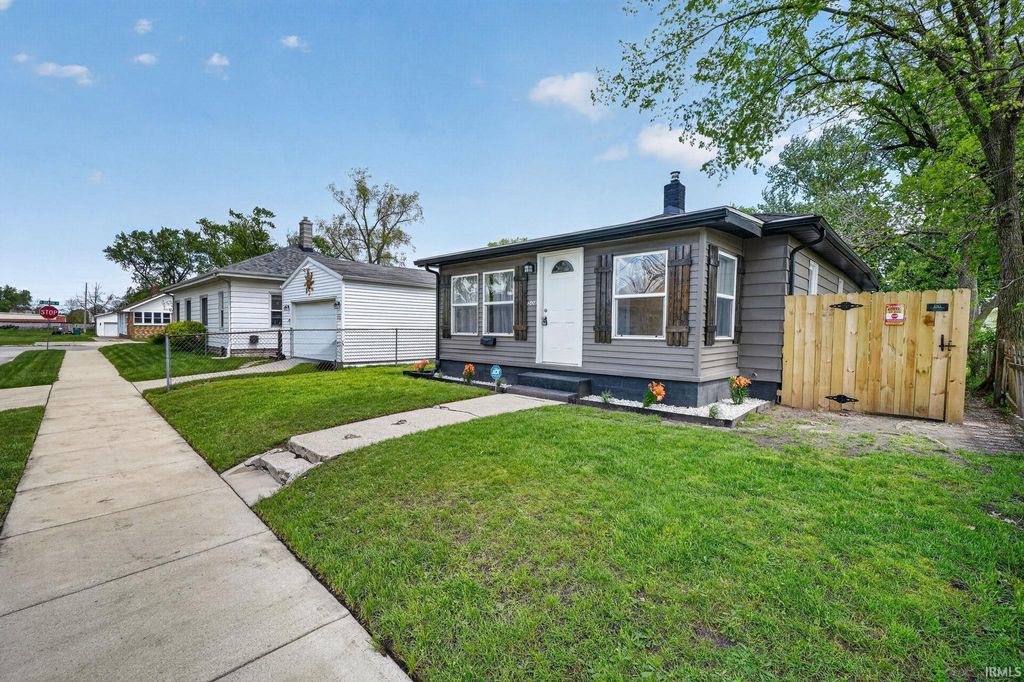 Photo of 508 Hubbard Street, Mishawaka, IN 46544 (MLS # 202616318)