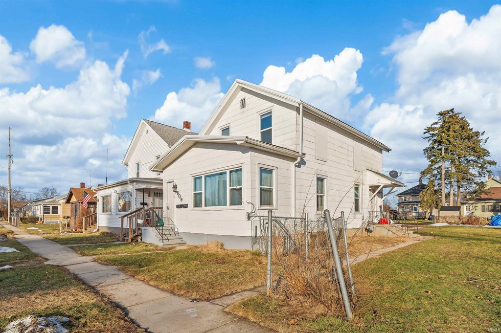 Photo of 809 Rose Street, LaPorte, IN 46350 (MLS # 202605285)