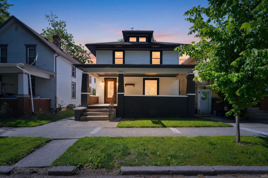 Photo of 1101 Stophlet Street, Fort Wayne, IN 46802 (MLS # 202619749)