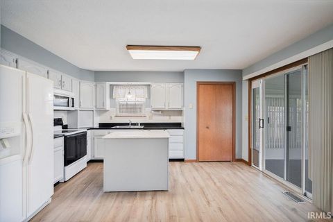 Tiny photo for 2105 WELLESLEY Lane, Kokomo, IN 46902 (MLS # 202615471)