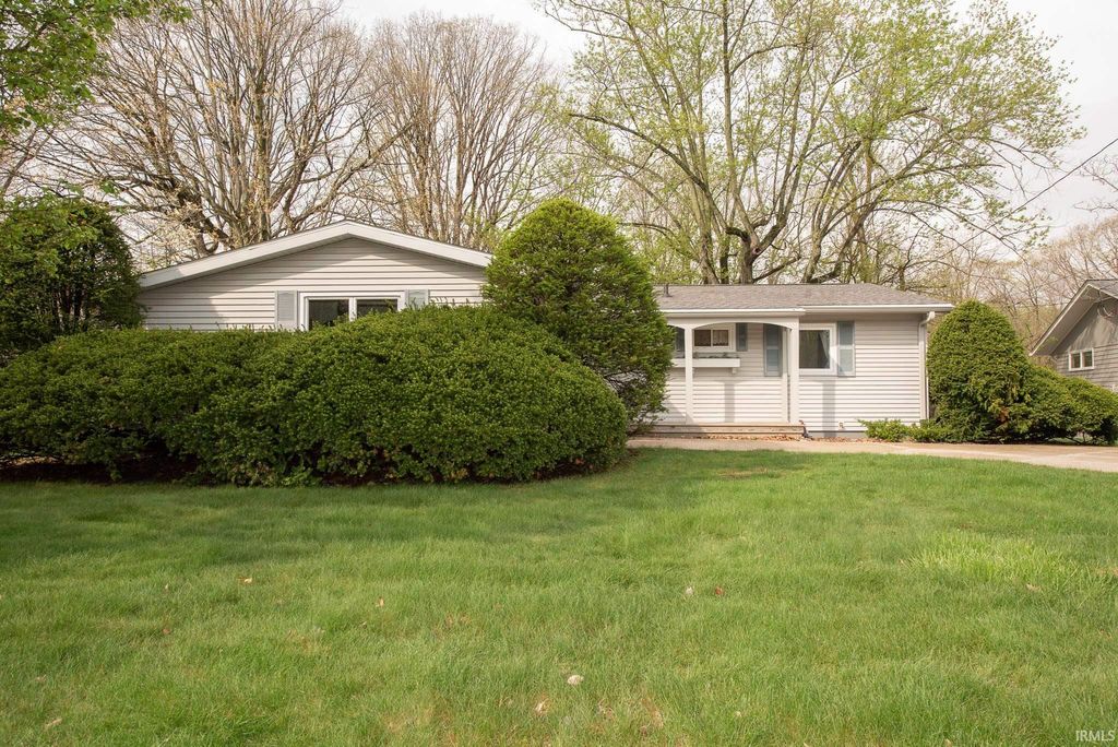 Photo of 136 Seminole Drive, West Lafayette, IN 47906 (MLS # 202613699)