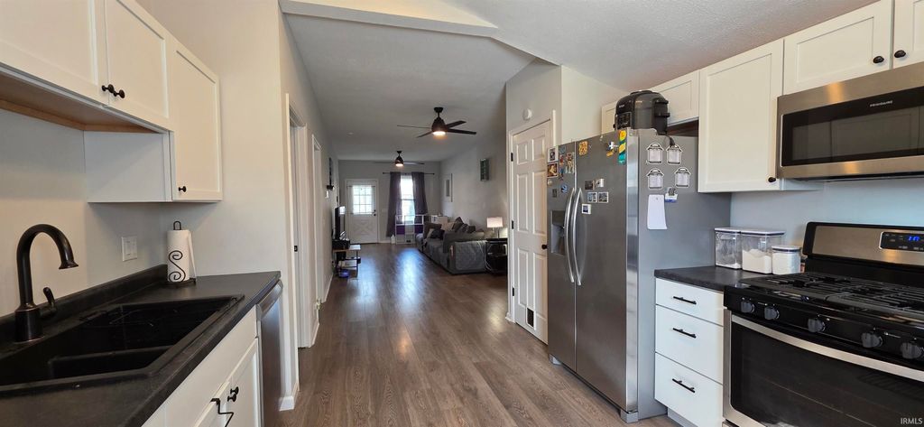 Photo of 649 E Florida Street, Evansville, IN 47711 (MLS # 202605813)