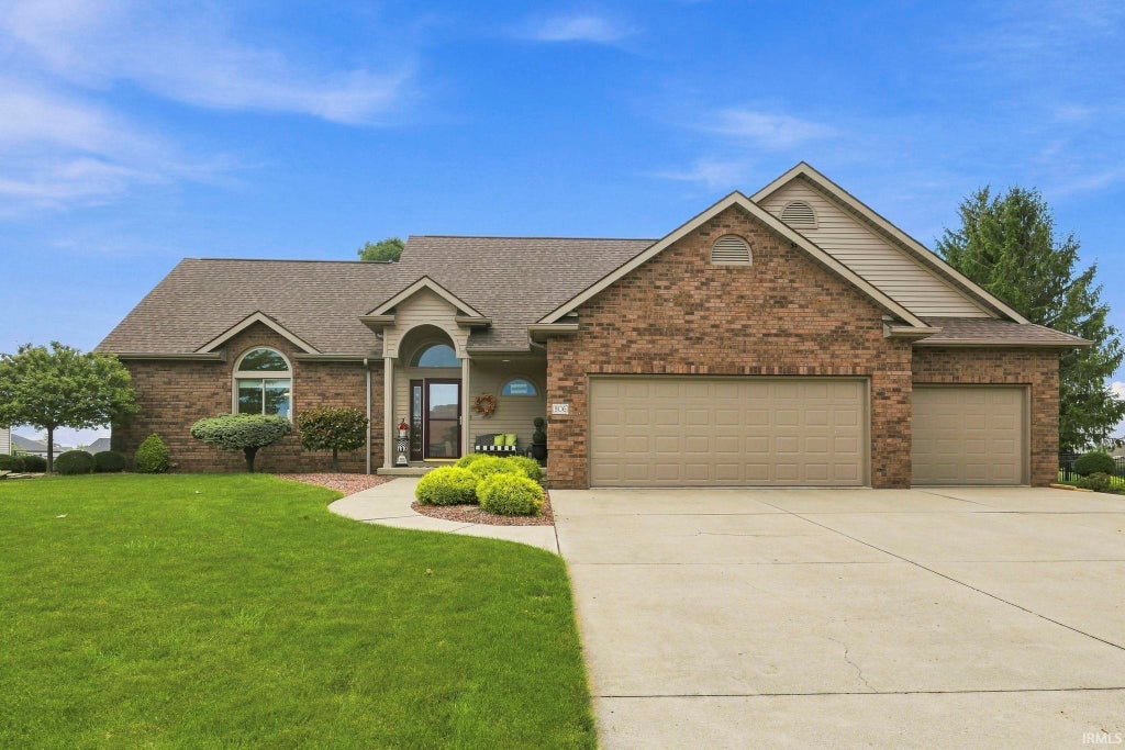 Photo of 306 Hunters Ridge Street, Auburn, IN 46706 (MLS # 202636308)