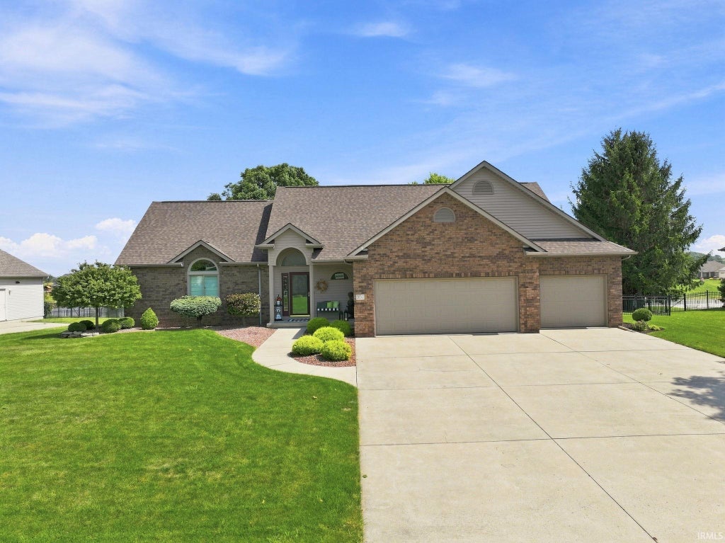 Photo of 306 Hunters Ridge Street, Auburn, IN 46706 (MLS # 202636308)