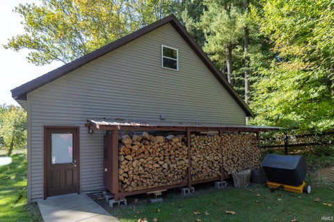Tiny photo for 18565 County Road 2, Bristol, IN 46507 (MLS # 202642110)