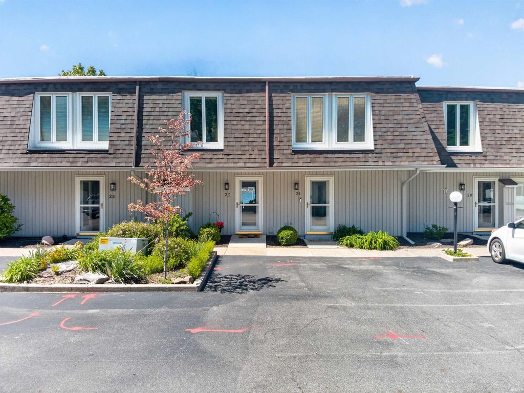 Photo of 10095 N Turkey Creek Road #22, Syracuse, IN 46567 (MLS # 202618883)