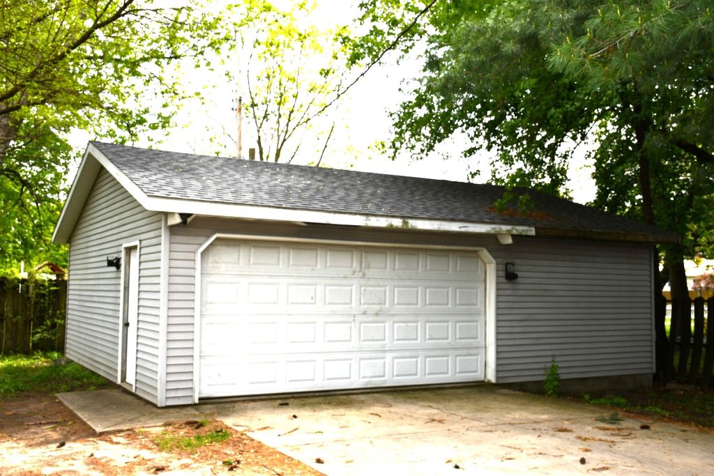 Photo of 1414 Navajo Street, Elkhart, IN 46516 (MLS # 202616817)