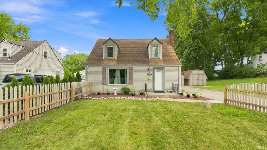 Photo of 2514 Poinsette Drive, Fort Wayne, IN 46808 (MLS # 202631014)