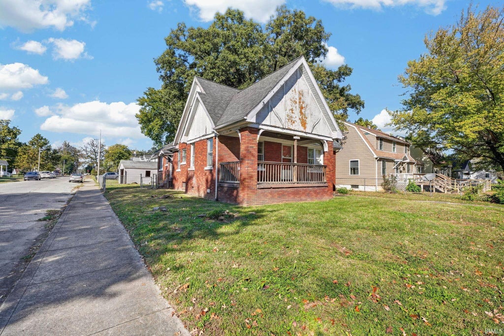 Photo of 1167 S Evans Avenue, Evansville, IN 47713 (MLS # 202643869)