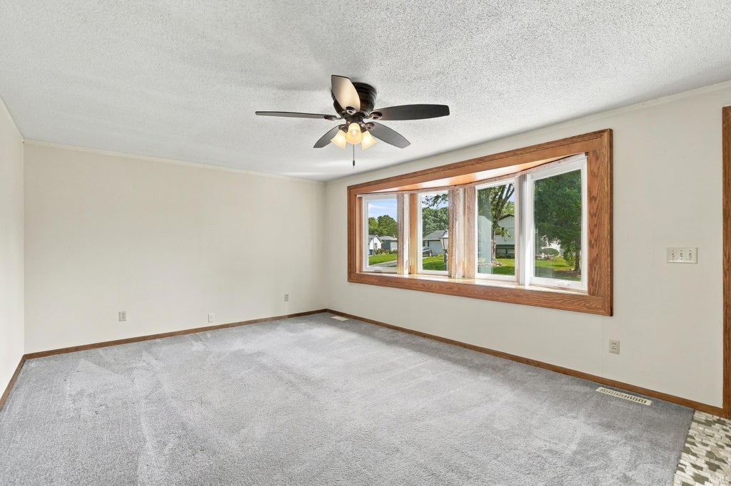 Photo of 228 Twillo Run Drive, New Haven, IN 46774 (MLS # 202638102)