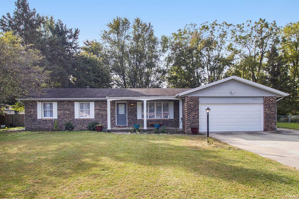 Photo of 25578 Thornberry Court, Elkhart, IN 46517 (MLS # 202542335)