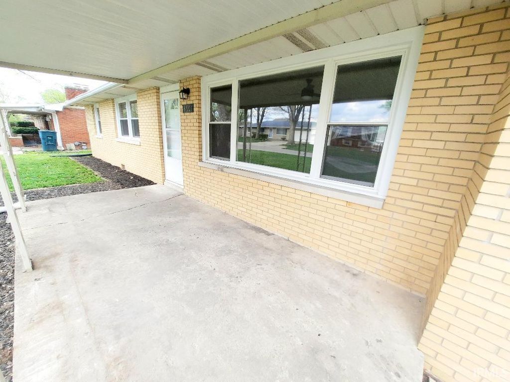 Photo of 4601 N New York Avenue, Muncie, IN 47304 (MLS # 202613000)