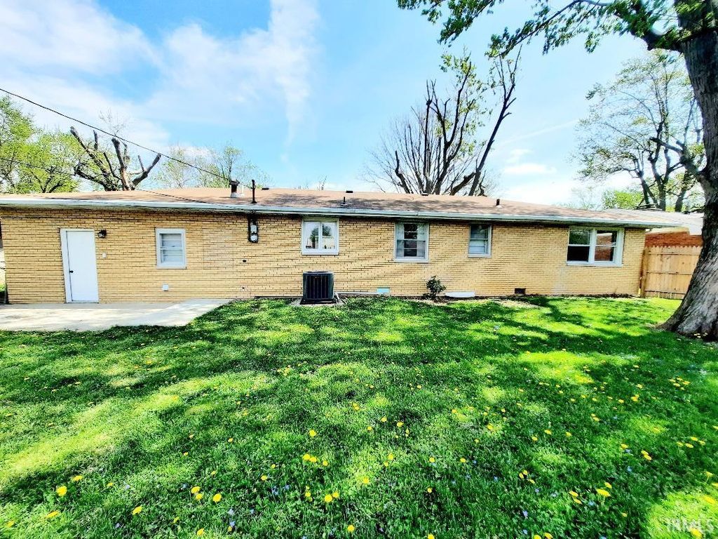 Photo of 4601 N New York Avenue, Muncie, IN 47304 (MLS # 202613000)