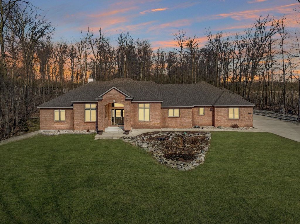 Photo of 3420 W Cook Road, Fort Wayne, IN 46818 (MLS # 202606921)