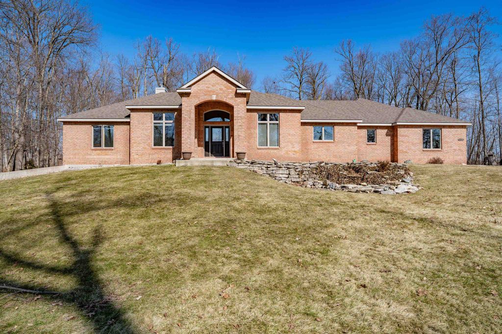 Photo of 3420 W Cook Road, Fort Wayne, IN 46818 (MLS # 202606921)