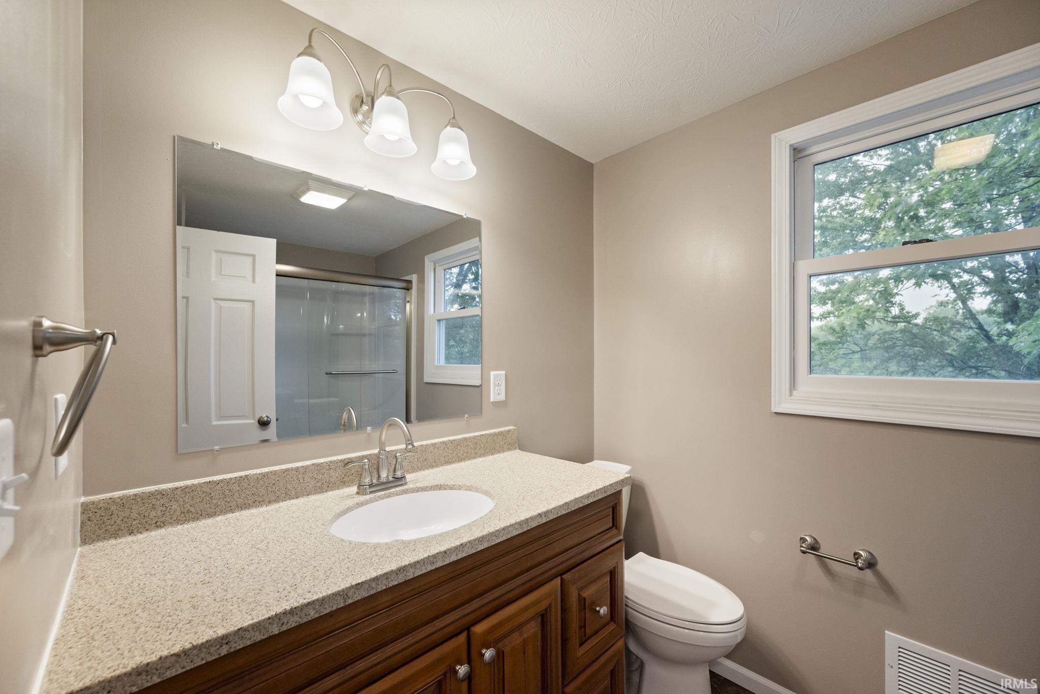 West Lafayette, Indiana 47906, United States, 4 Bedrooms Bedrooms, ,3 BathroomsBathrooms,Residential,Pending,140151