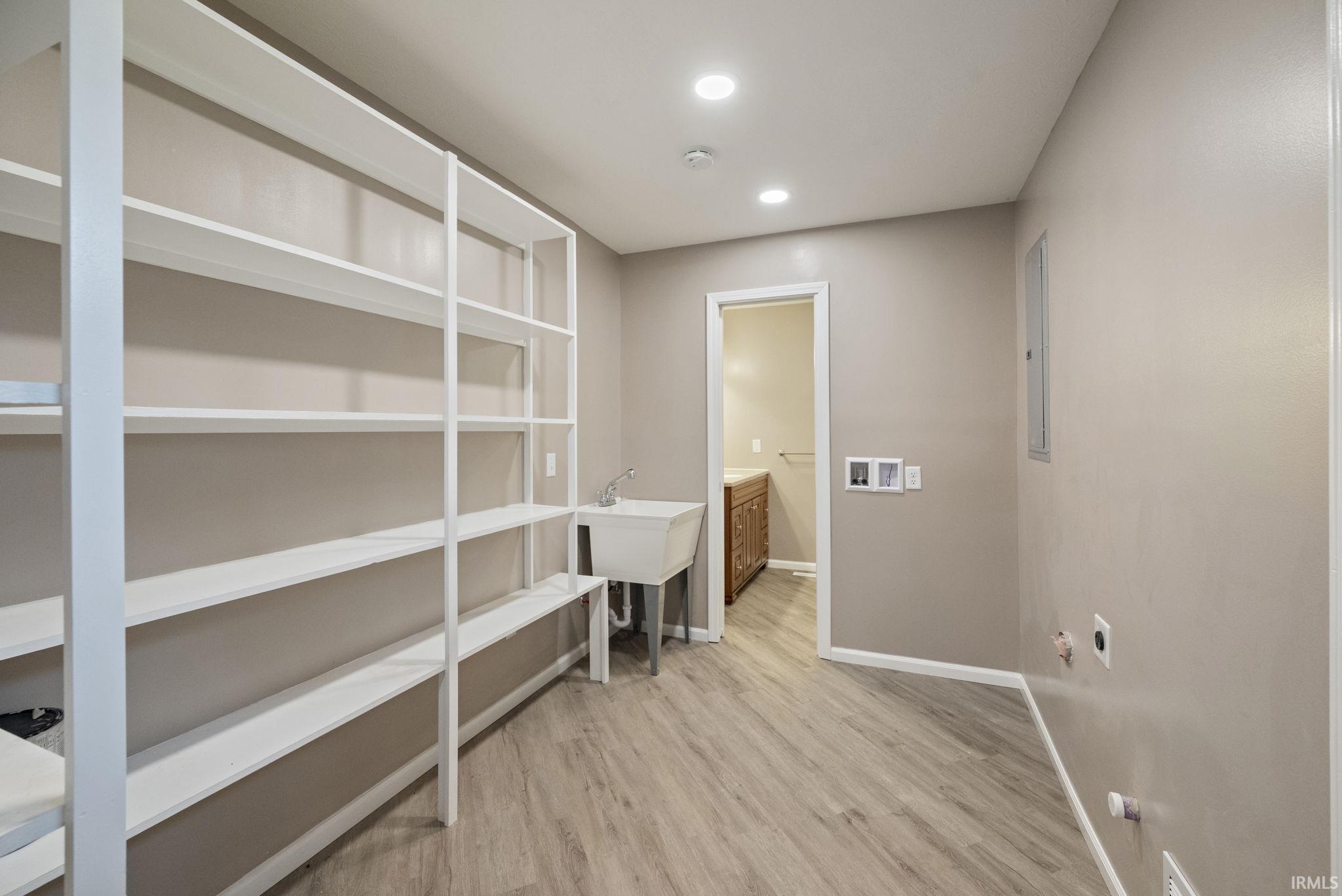 West Lafayette, Indiana 47906, United States, 4 Bedrooms Bedrooms, ,3 BathroomsBathrooms,Residential,Pending,140151