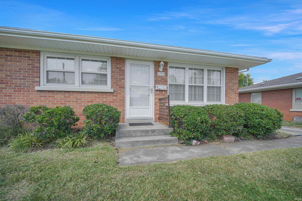 Photo of 3712 Conlin Avenue, Evansville, IN 47714 (MLS # 202636335)