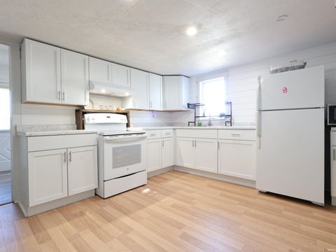 Tiny photo for 7157 E State Road 218, Logansport, IN 46947 (MLS # 202540343)