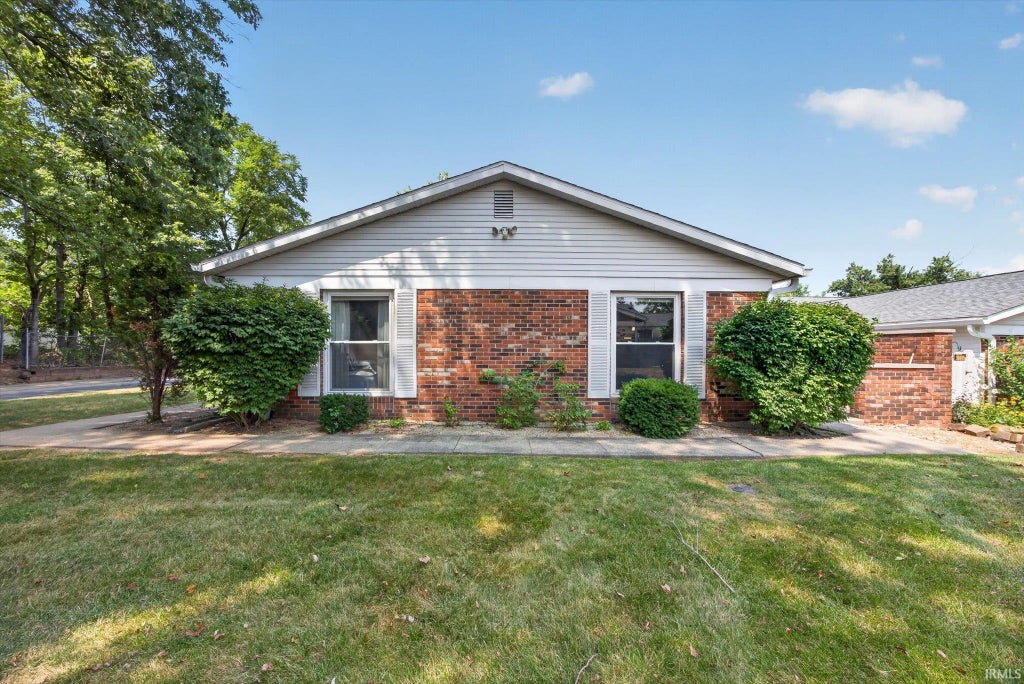 Photo of 851 E Waterloo Court, Bloomington, IN 47401 (MLS # 202630966)
