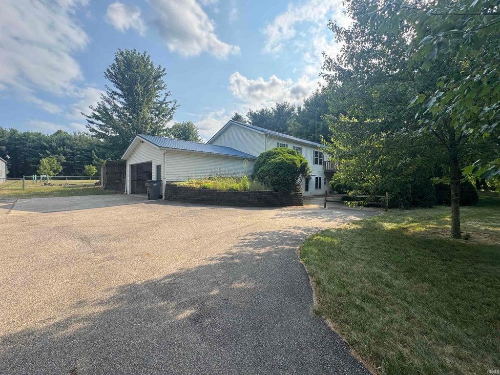 Photo of 15066 State Road 120 Road, Bristol, IN 46507 (MLS # 202632362)
