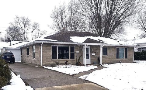 Photo of 1746 W Sycamore Street, Kokomo, IN 46901 (MLS # 202548309)