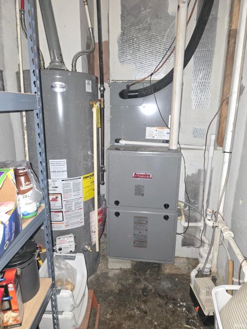 Tiny photo for 1746 W Sycamore Street, Kokomo, IN 46901 (MLS # 202548309)