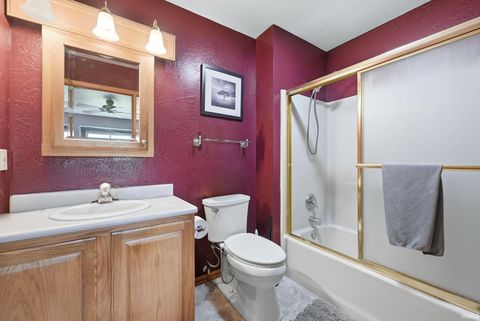 Tiny photo for 204 Hillside Place, Auburn, IN 46706 (MLS # 202618242)