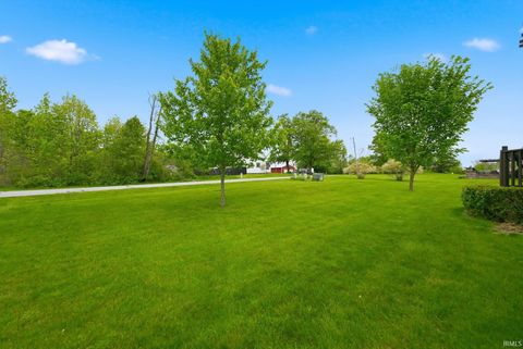 Tiny photo for 204 Hillside Place, Auburn, IN 46706 (MLS # 202618242)
