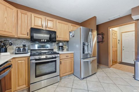 Tiny photo for 204 Hillside Place, Auburn, IN 46706 (MLS # 202618242)