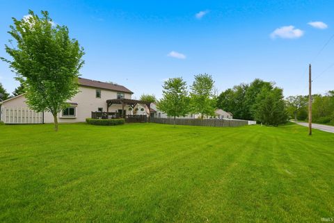 Tiny photo for 204 Hillside Place, Auburn, IN 46706 (MLS # 202618242)
