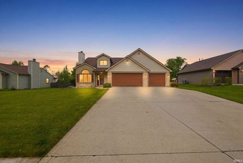 Photo of 204 Hillside Place, Auburn, IN 46706 (MLS # 202618242)