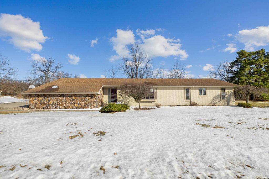 Photo of 7348 Schwartz Road, Fort Wayne, IN 46835 (MLS # 202604451)