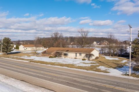 Photo of 7348 Schwartz Road, Fort Wayne, IN 46835 (MLS # 202604451)