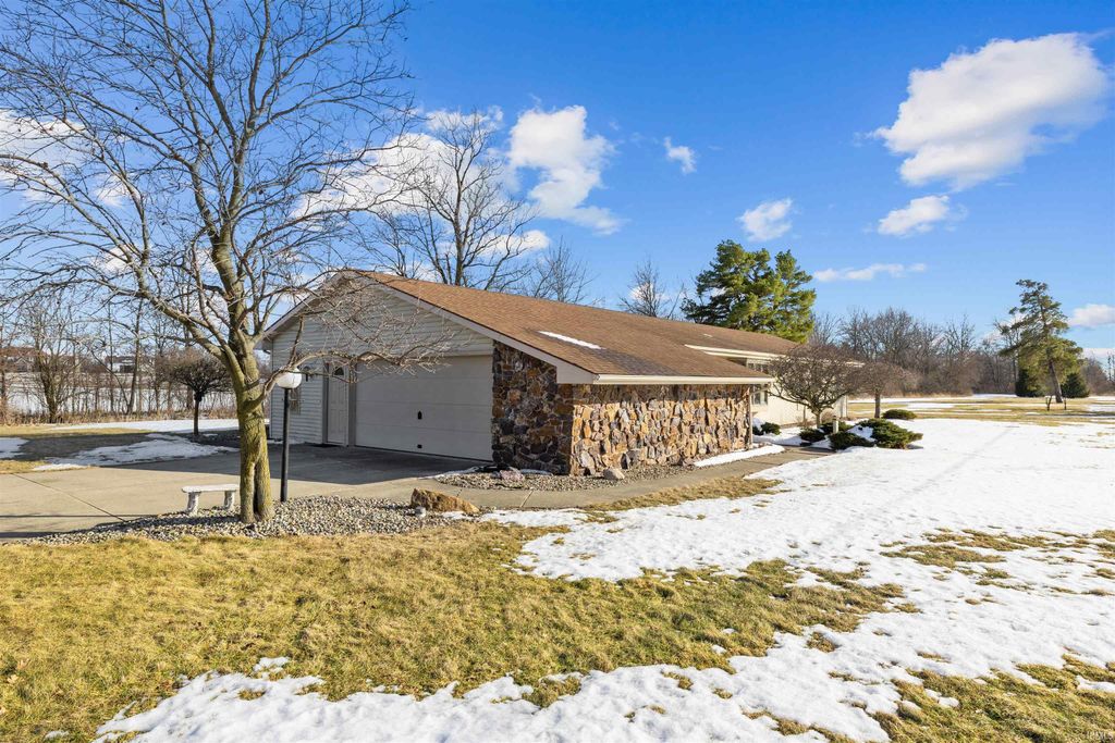 Photo of 7348 Schwartz Road, Fort Wayne, IN 46835 (MLS # 202604451)